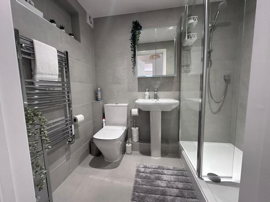 Апартаменты 2Bed Ground Floor Flat + Garden Sunningwell Экстерьер фото